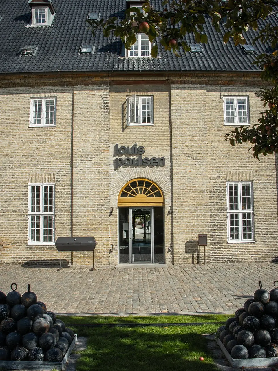 Louis Poulsenin showroom Kuglegårdenissa